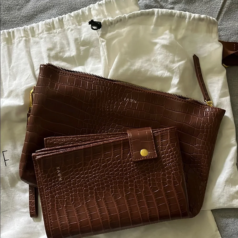 Brown Crocodile Motherhood Bundle Fawn Design